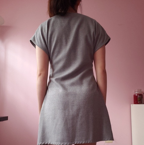 GREY DRESS W/ BROACH DETAILING - Picture 2 of 4